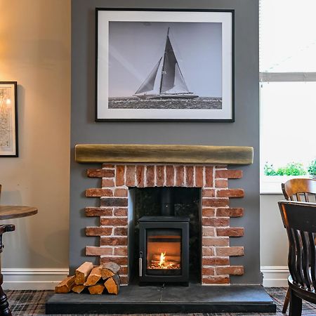 Castle Court Hotel Beaumaris Buitenkant foto
