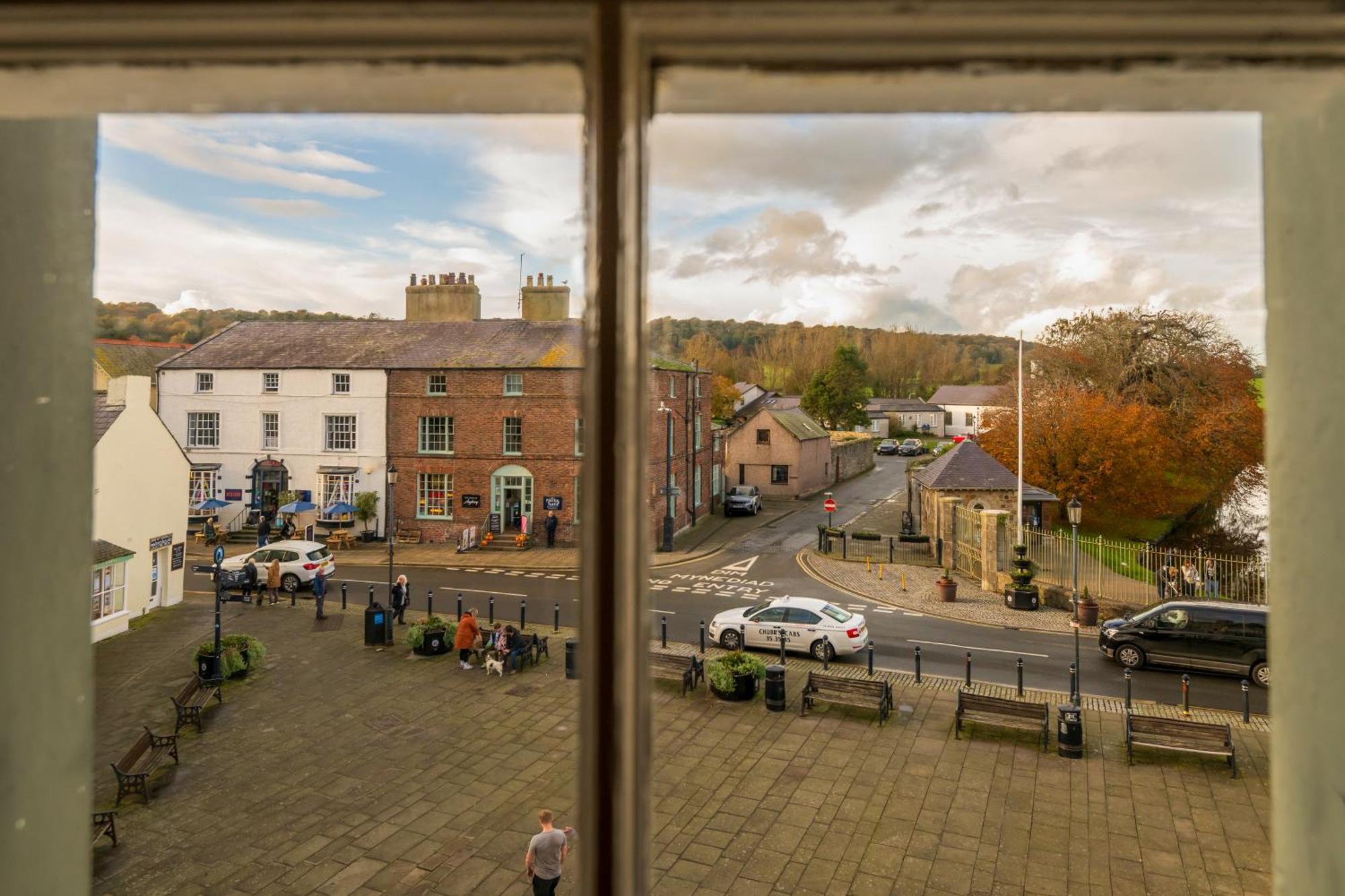 Castle Court Hotel Beaumaris Buitenkant foto